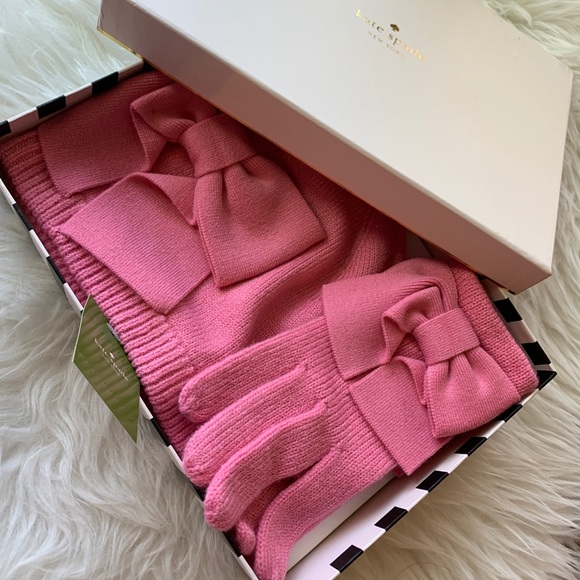 kate spade Accessories - New in Box- Kate Spade Dorothy Bow Beanie &Glove